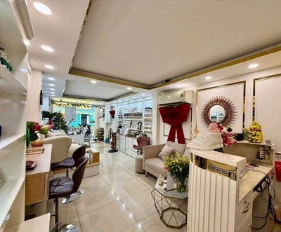 Nhà mặt tiền Nguyễn Duy Dương, Quận 10, 5 tầng, 40m2 — ảnh 1