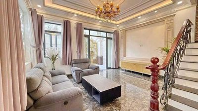 Cho thuê biệt thự góc 2 mặt tiền hẻm xe hơi kdc vip hoàng quốc việt q7 — ảnh 1
