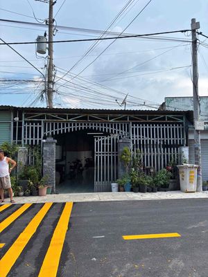 Nhà mặt phố cách ga metro thành phố mới mình dương 4km — ảnh 1