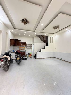 Cho thuê nhà ngay chợ đông quang. 1 trệt 2 lầu, dt 7×8 có 4pn, 3wc — ảnh 1
