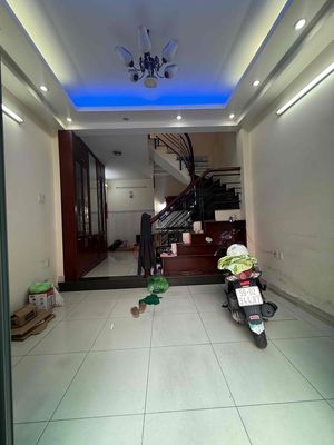 Hẻm 6m . 3pn . 4wc . — ảnh 1