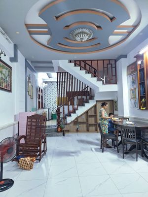 Cho Thuê Nhà 3 Lầu Mới Đẹp Có Nội Thất Phường Tân Chánh Hiệp Q12 — ảnh 1