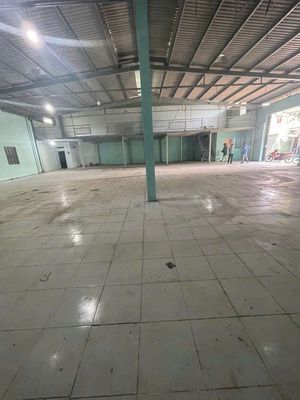 Cho thuê xưởng Bà Điểm HM.DT 500m gác Lửng đường contern giá 35 triệu — ảnh 1