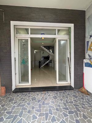 Nhà cho thuê mặt tiền buôn bán — ảnh 1