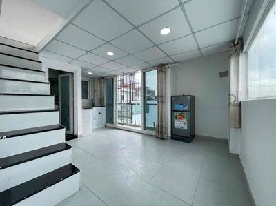 Cho thuê căn duplex ban công cửa sổ trời, gần Dương Quảng Hàm — ảnh 1