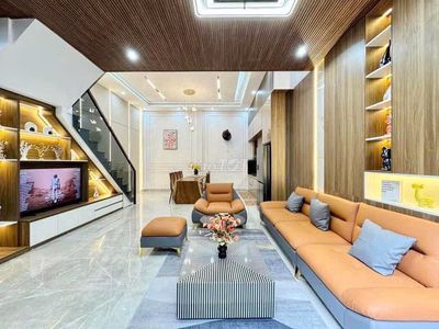 Cho thuê nhà 3 tầng 56m2 sau lưng mặt tiền trần cao vân — ảnh 1