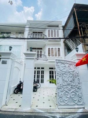 BIỆT THỰ MINI - Nguyễn Trọng Tuyển, P8, PN - Sàn Suốt 4 Tầng, Sân Rộng — ảnh 1