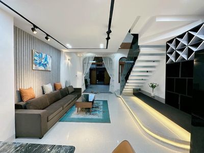 Cho thuê nhà 3 tầng mt dương đức hiền,3 pn full nội thất — ảnh 1