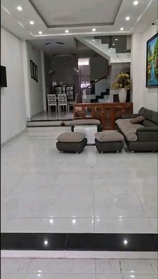 Nhà 3 tầng mặt tiền hòa minh - có nội thất — ảnh 1