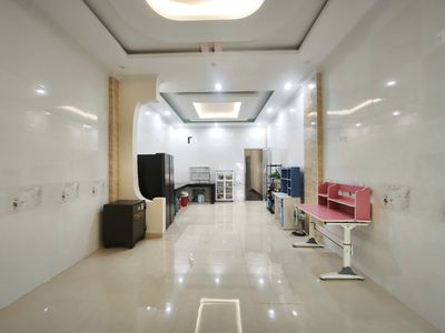 Nhà 3 tầng mặt tiền trần nguyên đán- có thang máy — ảnh 1
