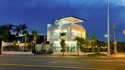 Bán & cho thuê nhà 3 tầng - 2 mặt tiền ea kao,tp.buôn ma thuột,đắk lắk — ảnh 1