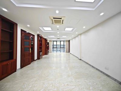 Gấp! Sàn VP Láng Hạ 90m2 cho thuê 15tr/tháng, thang máy, hầm xe — ảnh 1