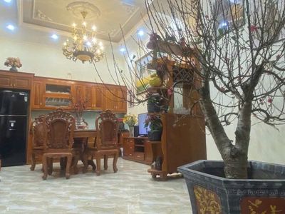Cho thuê nhà Văn Cao 45m², 5PN, MT 8m, ô tô tránh, phân lô, chỉ 20tr — ảnh 1