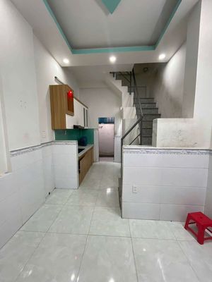 Nhà 2 lầu, 2PN, 2WC, đường 20, Hiệp Bình Chánh Thủ đức, giá 8tr5/th — ảnh 1