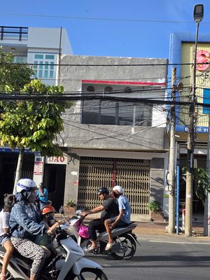 Nhà mặt tiền 1 trệt 1 lầu – thuận tiện kinh doanh hoặc làm văn phòng — ảnh 1