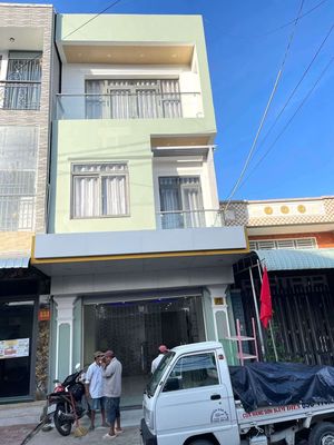 Nhà 02 lầu - đầukhu dân cư vượt lũ ( cách nguyễn chí thanh 30 mét ) — ảnh 1