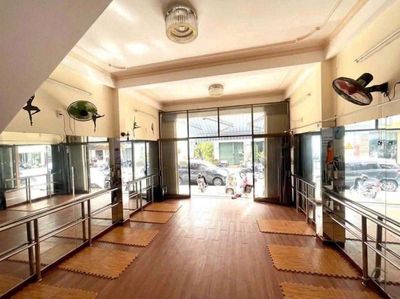 Cho thuê nguyên căn 3 tầng mặt tiền Đỗ Quang — ảnh 1