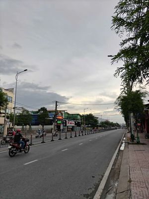 Cho Thuê Nhà Mặt Tiền Tô Ký Gần PCC Đất Việt. DT 7.7mx30m . Giá 18tr — ảnh 1