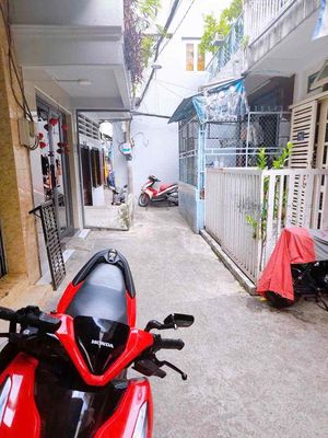Bán nhà 24m chỉ 2ty990 trên đường đoàn văn bơ. hẻm thông thoáng. — ảnh 1