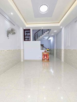 Nhà 4,5x13 3 Lầu 4PN 5WC, Đường Tỉnh Lộ 10, 12 Triệu/Tháng — ảnh 1