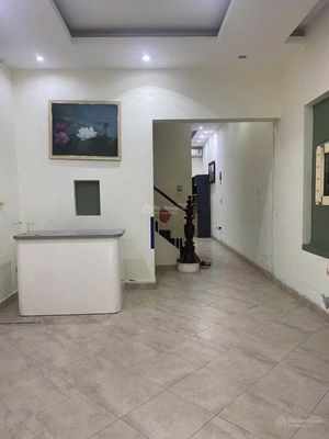 Cho thuê nhà nguyên căn Huỳnh Thúc Kháng, Đống Đa, Hà Nội — ảnh 1