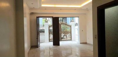 Cho thuê nhà 5 tầng 100m2 Lạc Long Quân, Tây Hồ, có thang máy — ảnh 1