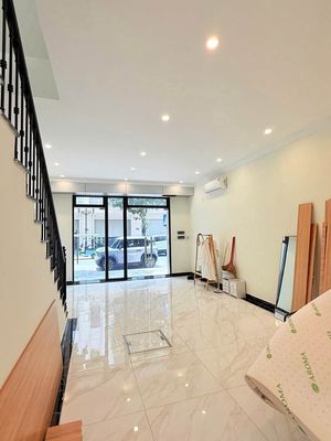 Cho thuê nhà 5 tầng Sao Biển 6 Vincom — ảnh 1