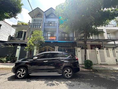 Biẹt thự khu compound q7! hầm 3 tầng! ở và văn phòng — ảnh 1