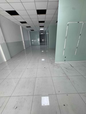 Cho thuê nhà MT đô đốc thủ 8x25 trệt thông suốt vị trí siêu đẹp — ảnh 1