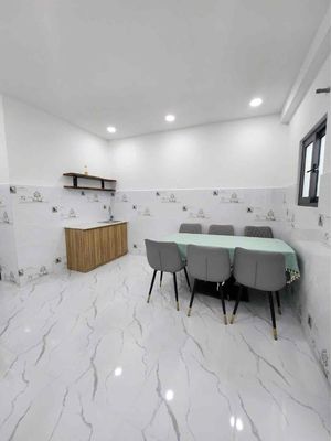 Bán Nhà rộng 8 phòng trọ ,5,5x15m Hẻm Lê văn Lương — ảnh 1