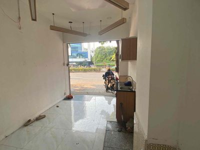 Giá chỉ 6TR - Đối diện ETOWN Cộng Hoà - Dtsd 15m2 - Riêng biệt, 1WC — ảnh 1