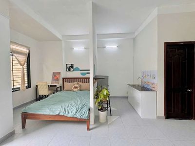 Studio rộng - tách bếp- ban công thoáng gần emart — ảnh 1