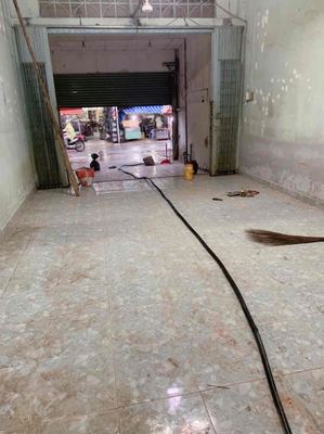 Mặt tiền kd ngay chợ ( 4 x 15m ) có chỗ ở lại — ảnh 1