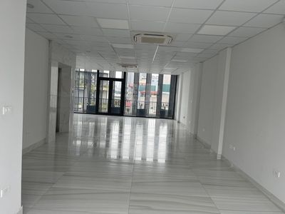 Cho thuê văn phòng 100m2 trung tâm Cầu Giấy, ô tô đỗ cửa - 20tr — ảnh 1
