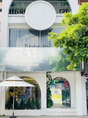 Ngay nguyễn thị minh khai, q1 — ảnh 1