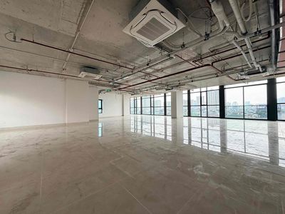 Cho thuê sàn 300m2 mặt phố ngã tư Cầu Giấy giá 70tr/th — ảnh 1