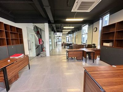 Cho thuê sàn văn phòng 90 m2, đã ngăn phòng và có sẵn nội thất — ảnh 1