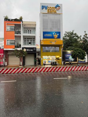 Cho thuê nhà góc 3mt lạc long quân p.hòa bình, 4x13m 1 trệt lửng 2 lầu — ảnh 1