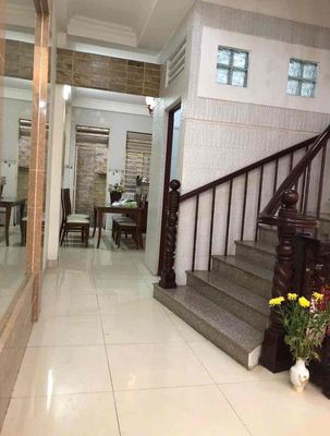 Cho thuê nhà mặt tiền đường 79 – tân quy, quận 7 — ảnh 1