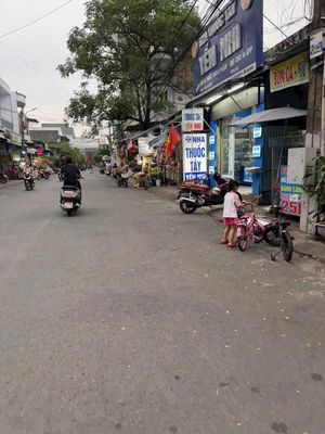 Bán Nhà Mặt Tiền Gần Trạm Y Tế Dĩ An — ảnh 1