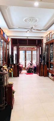 DT : 4 x 18m , 4tang , 4ph 3wc- MT Sơn Hưng - GIÁ : 17,5tr — ảnh 1
