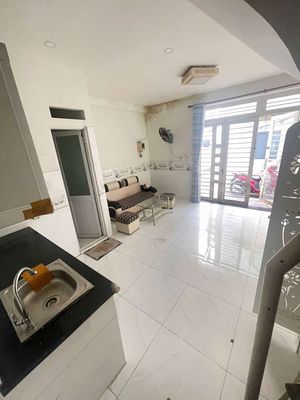 Cho thuê nhà Nc 327 Quang trung 1 trệt 1 lầu 2pn 2wc 30m2 giá 8tr — ảnh 1