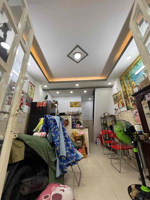 Nhà Nhỏ 2tầng - Canh Nguyễn Sơn Tân Phú - HXH - 25m2 - 2tỷ hơn — ảnh 1