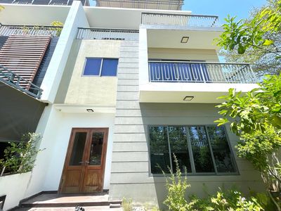 Cho thuê nhà 4 phòng ngủ sân vườn lô góc khu mỹ gia giá 30 triệu/ — ảnh 1