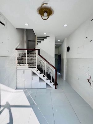 Bán nhà HXH đậu cửa Nguyễn Văn Lượng 2PN 2WC - Chỉ hơn 2 Tỷ — ảnh 1