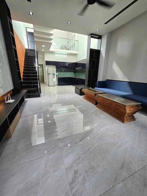 Nhà MT đường lớn làm VP, kinh doanh quá tiện — ảnh 1