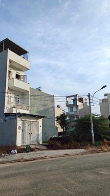 Đất Phú Hữu Long Trường Quận 9 62m2 3 tỷ sổ hồng đường 20m — ảnh 1