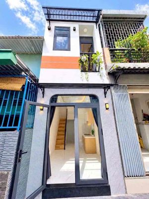 Nhà 2 lầu đẹp NTCC Nguyễn Lâm chỉ 8 triệu — ảnh 1