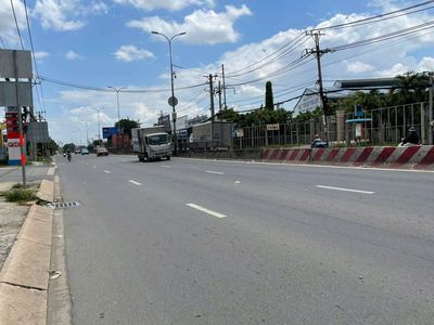 Bán đất Nông Nghiệp, mặt tiền ql1a, qui hoạch xây mới, lên thổ cư đc — ảnh 1