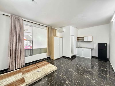 Studio cửa sổ thoáng, full nội thất, có thang máy-bảo vệ gần nhà ga T3 — ảnh 1
